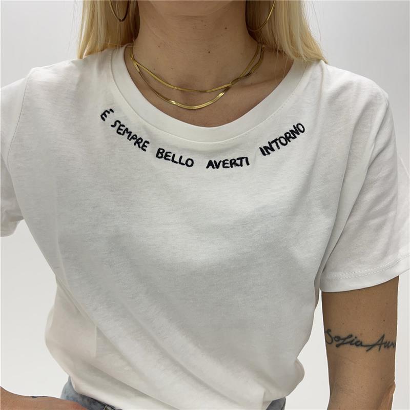 t-shirt averti intorno